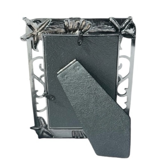NEW Pewter Seashell and Starfish Picture Frame - Picture 2 of 3